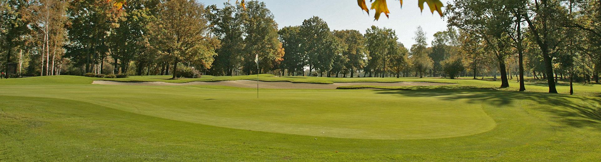 At the Best Western Plus Hotel Le Rondini you can get discounts on green fees for Torino La Mandria Golf Clubs, Royal Park I Roveri and many other Golf Clubs of Piedmont. And for the plus-ones, discounts for shopping and SPA.
