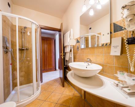 La higiene de las habitaciones del BWP Hotel Le Rondini, cerca del Palacio Real de Venaria Reale, está garantizada por un cuidadoso protocolo de limpieza y mantenimiento.