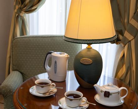 Im BWP Hotel Le Rondini finden Sie in Ihrem Zimmer ein komplettes Set mit einem Wasserkocher zur Zubereitung von Kaffee, Tee und Kräutertees zur kostenlosen Nutzung!