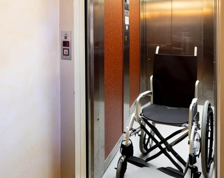 Im BWP Hotel Le Rondini in der Nähe von Turin ist jedes Zimmer barrierefrei und ein Zimmer verfügt über spezielle Services für Gäste mit eingeschränkter Mobilität.